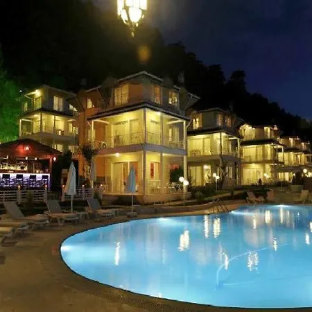 Icmeler Havuzlu Villa *